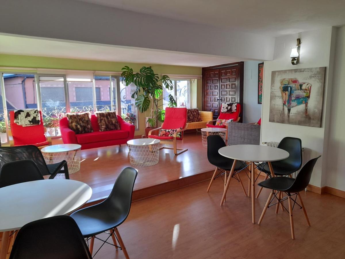 Hostal "Los Chanos El Ruso" Galende Bagian luar foto