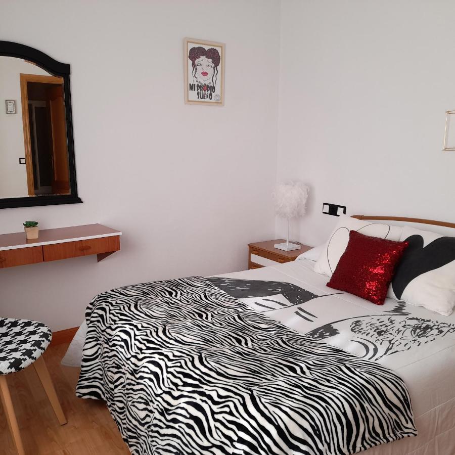 Hostal "Los Chanos El Ruso" Galende Bagian luar foto