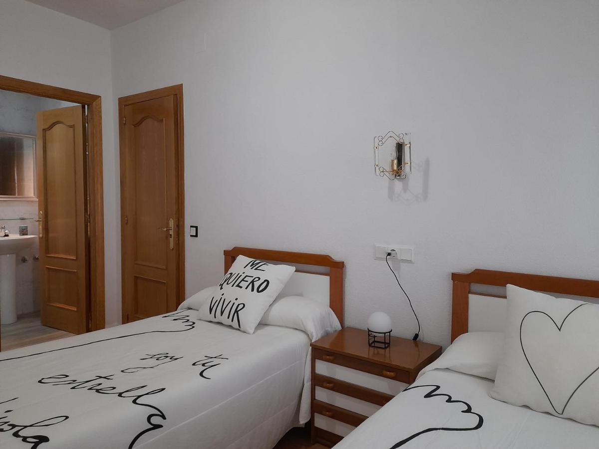 Hostal "Los Chanos El Ruso" Galende Bagian luar foto