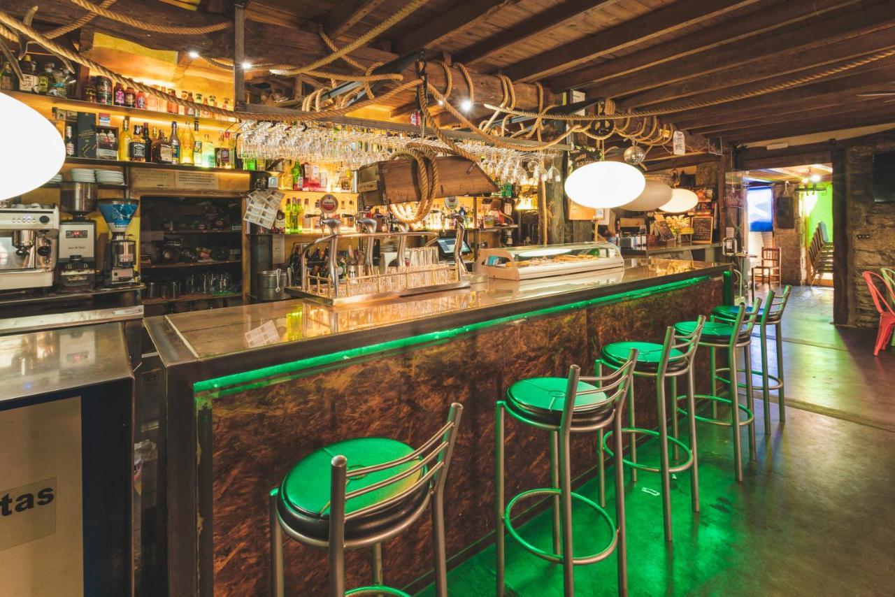 Hostal "Los Chanos El Ruso" Galende Bagian luar foto