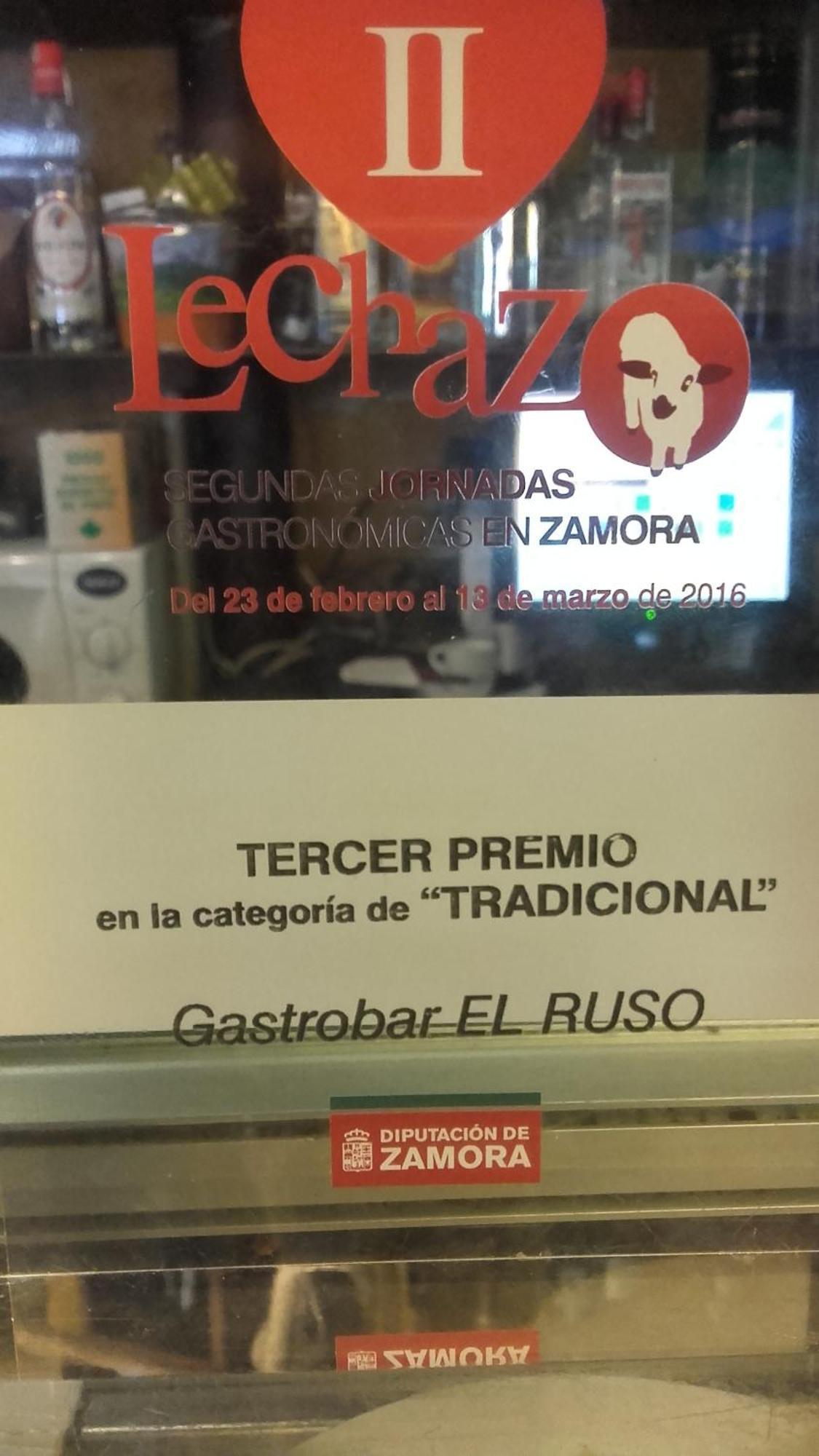 Hostal "Los Chanos El Ruso" Galende Bagian luar foto