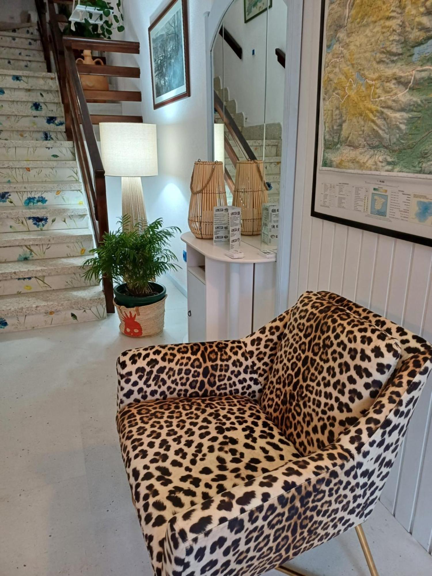 Hostal "Los Chanos El Ruso" Galende Bagian luar foto