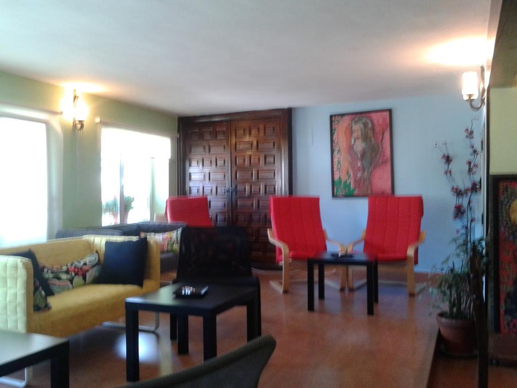 Hostal "Los Chanos El Ruso" Galende Bagian luar foto