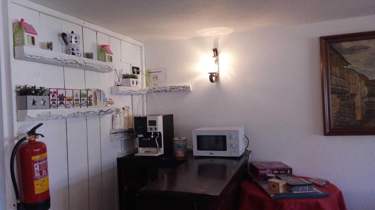 Hostal "Los Chanos El Ruso" Galende Bagian luar foto