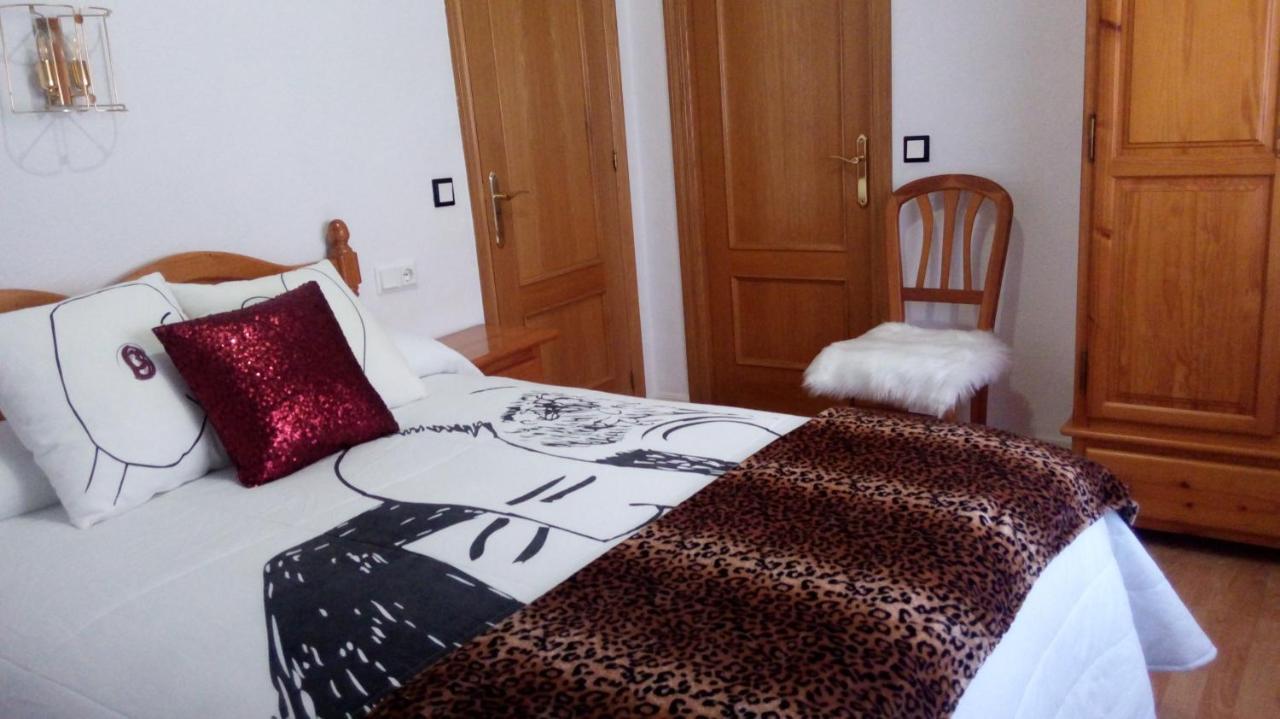Hostal "Los Chanos El Ruso" Galende Bagian luar foto