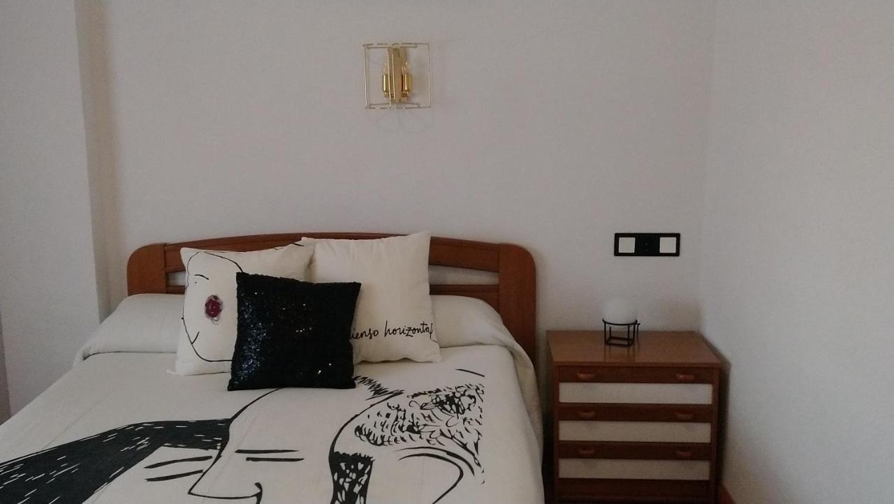 Hostal "Los Chanos El Ruso" Galende Bagian luar foto