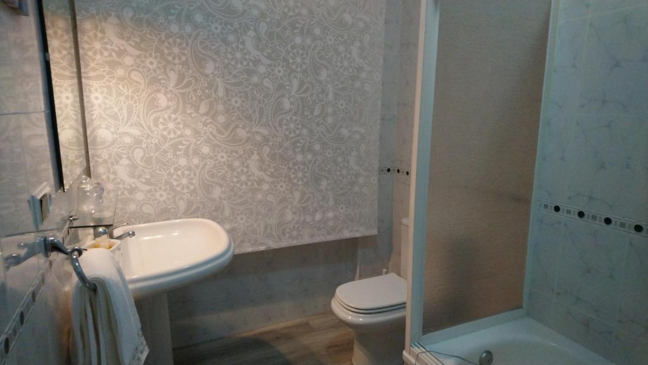 Hostal "Los Chanos El Ruso" Galende Bagian luar foto
