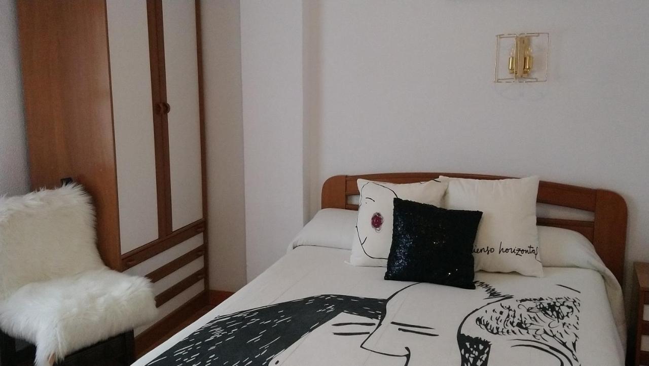 Hostal "Los Chanos El Ruso" Galende Bagian luar foto